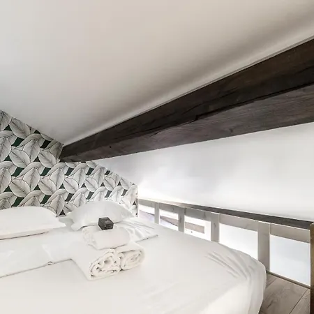 Le Faillebin Cusset Ail Apartmán *